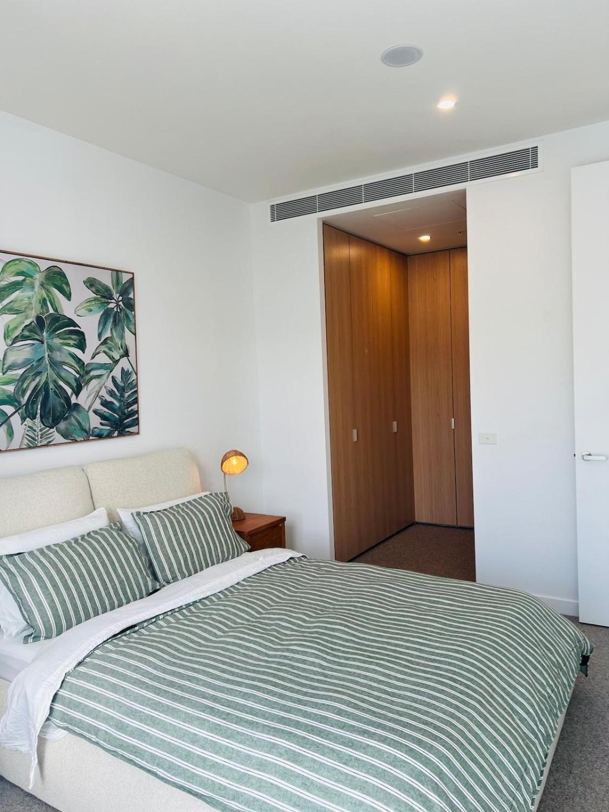 Urban Oasis In Kensington Close To Cbd Apartment Melbourne