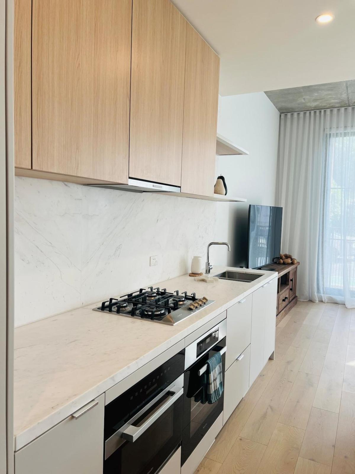 Urban Oasis In Kensington Close To Cbd Apartment Melbourne