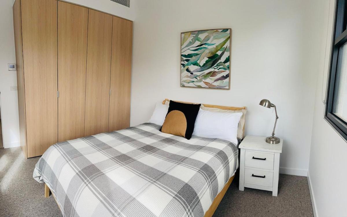 Urban Oasis In Kensington Close To Cbd