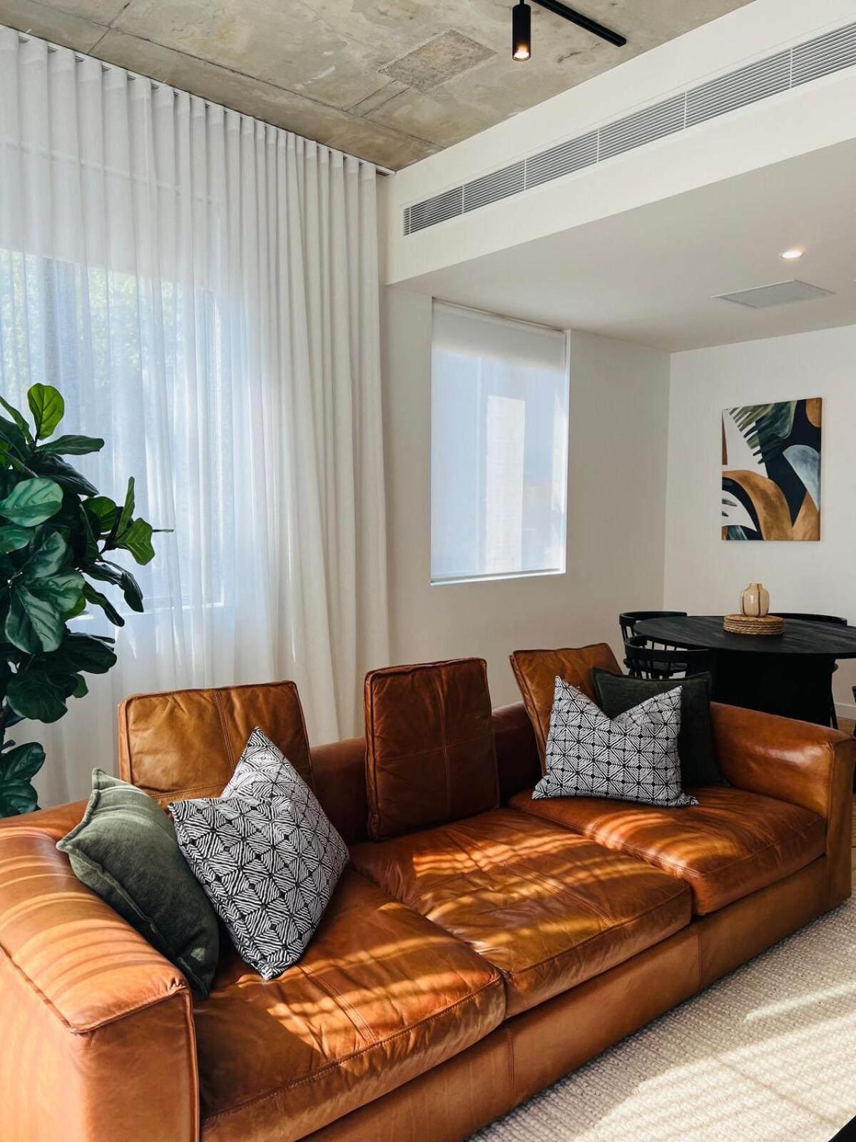 Urban Oasis In Kensington Close To Cbd