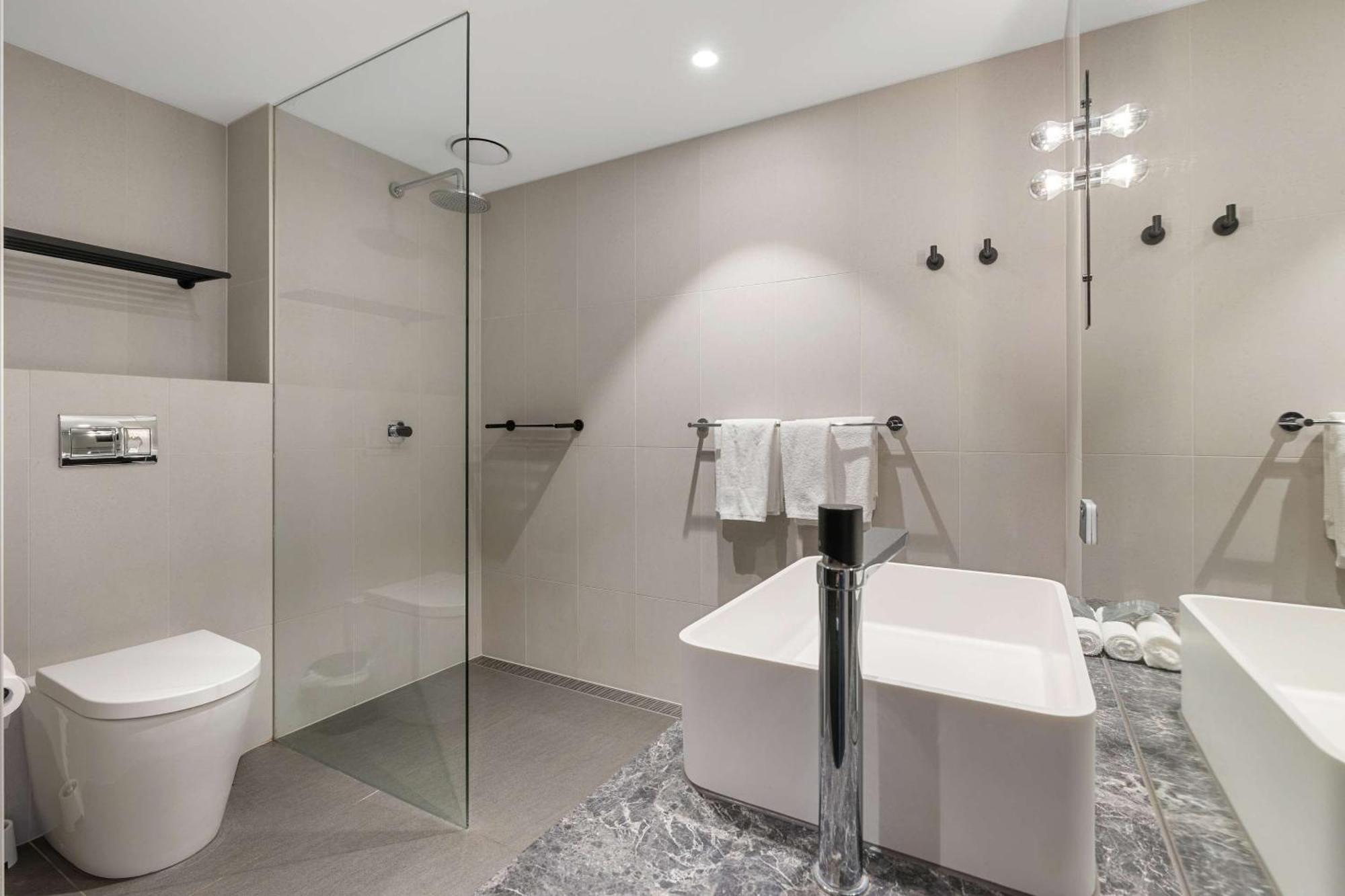 Clarion South Hotel 4*