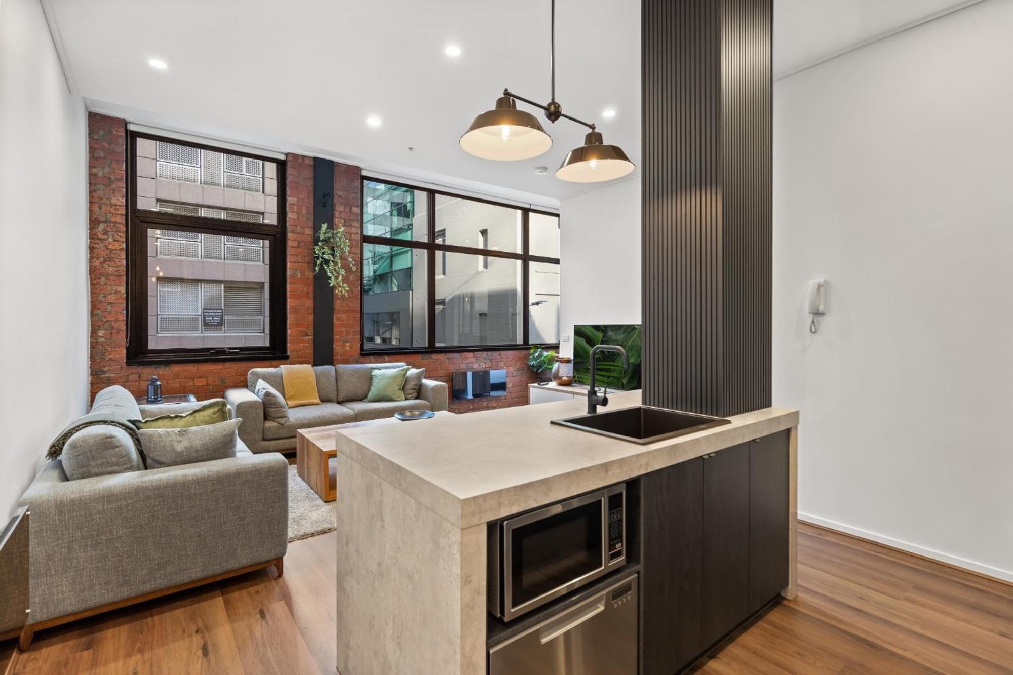 Apartment 1-bed Warehouse Conversion In Cbd Melbourne