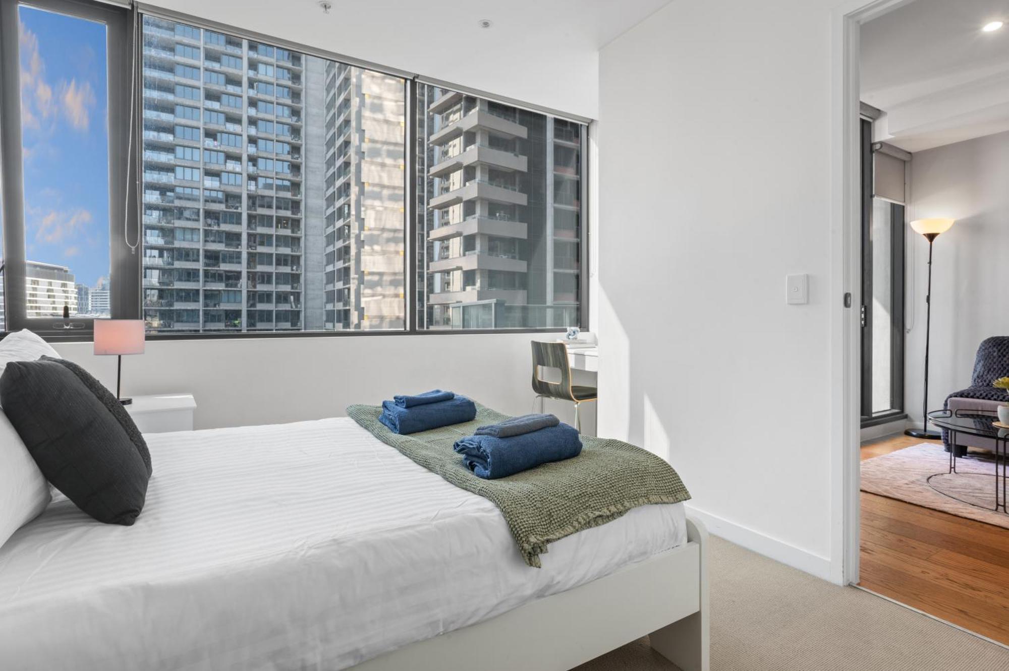 Centre Getaway Pool, Gym & Netflix Melbourne