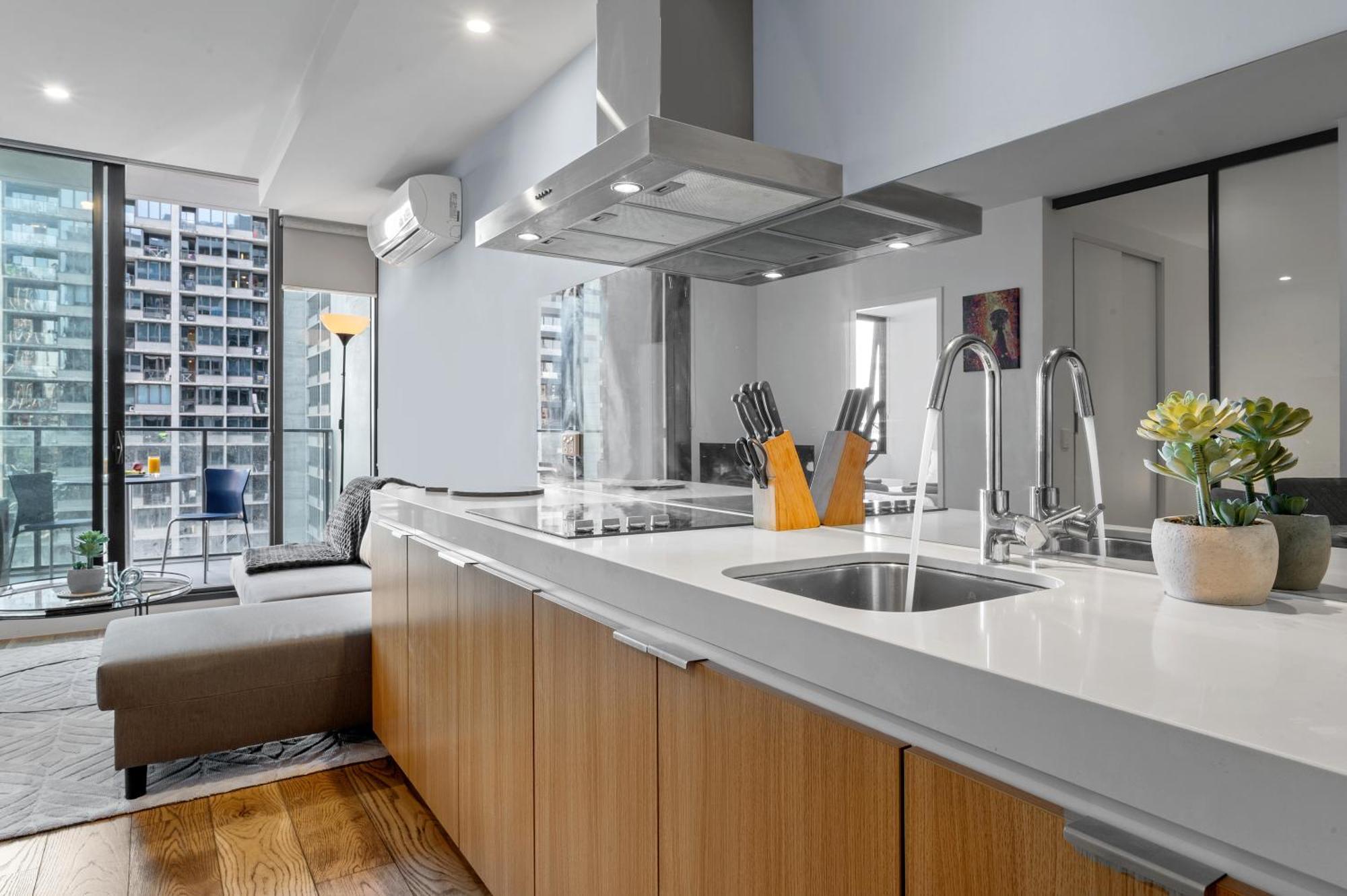 Apartment Centre Getaway Pool, Gym & Netflix