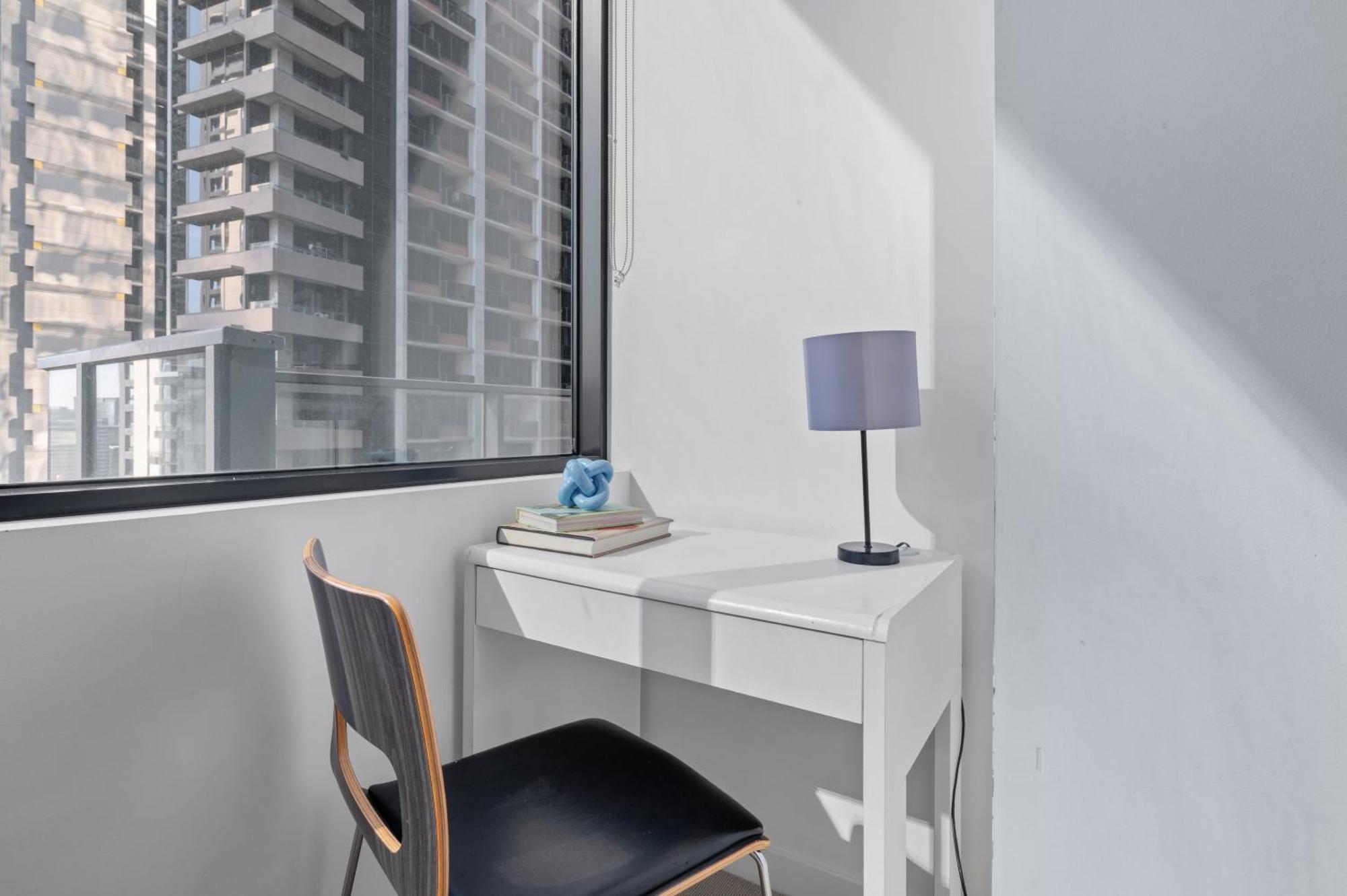 Centre Getaway Pool, Gym & Netflix Apartment