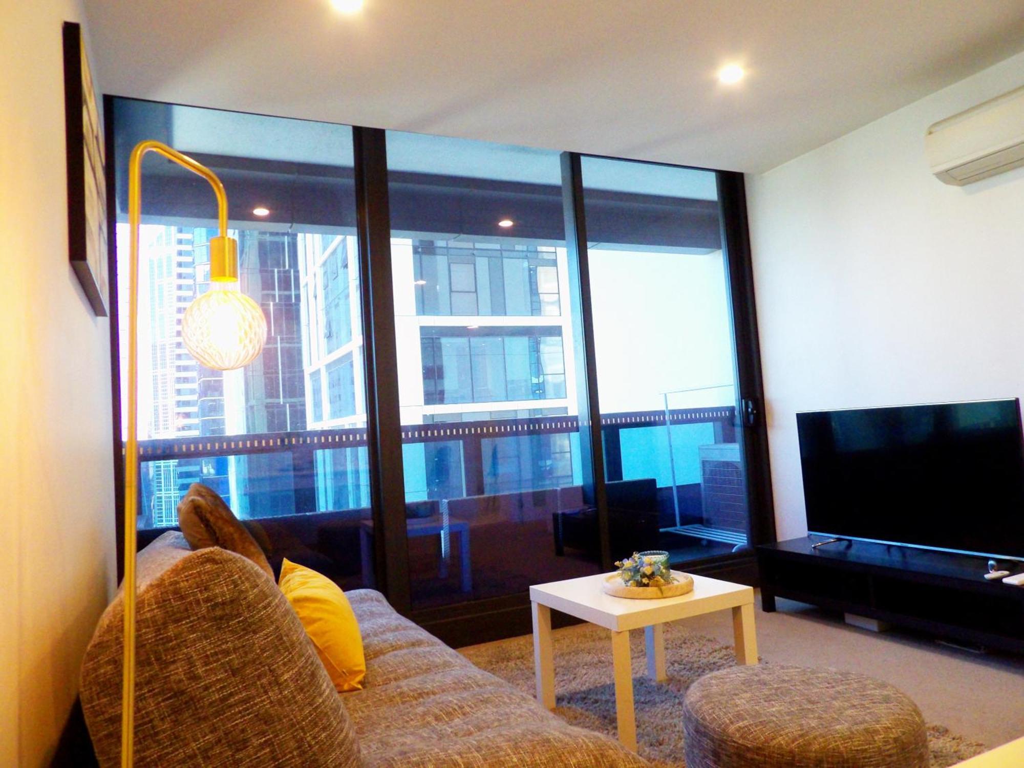 Es2410-2bed 2bath Vision With Balcony, Pool & Gym Melbourne