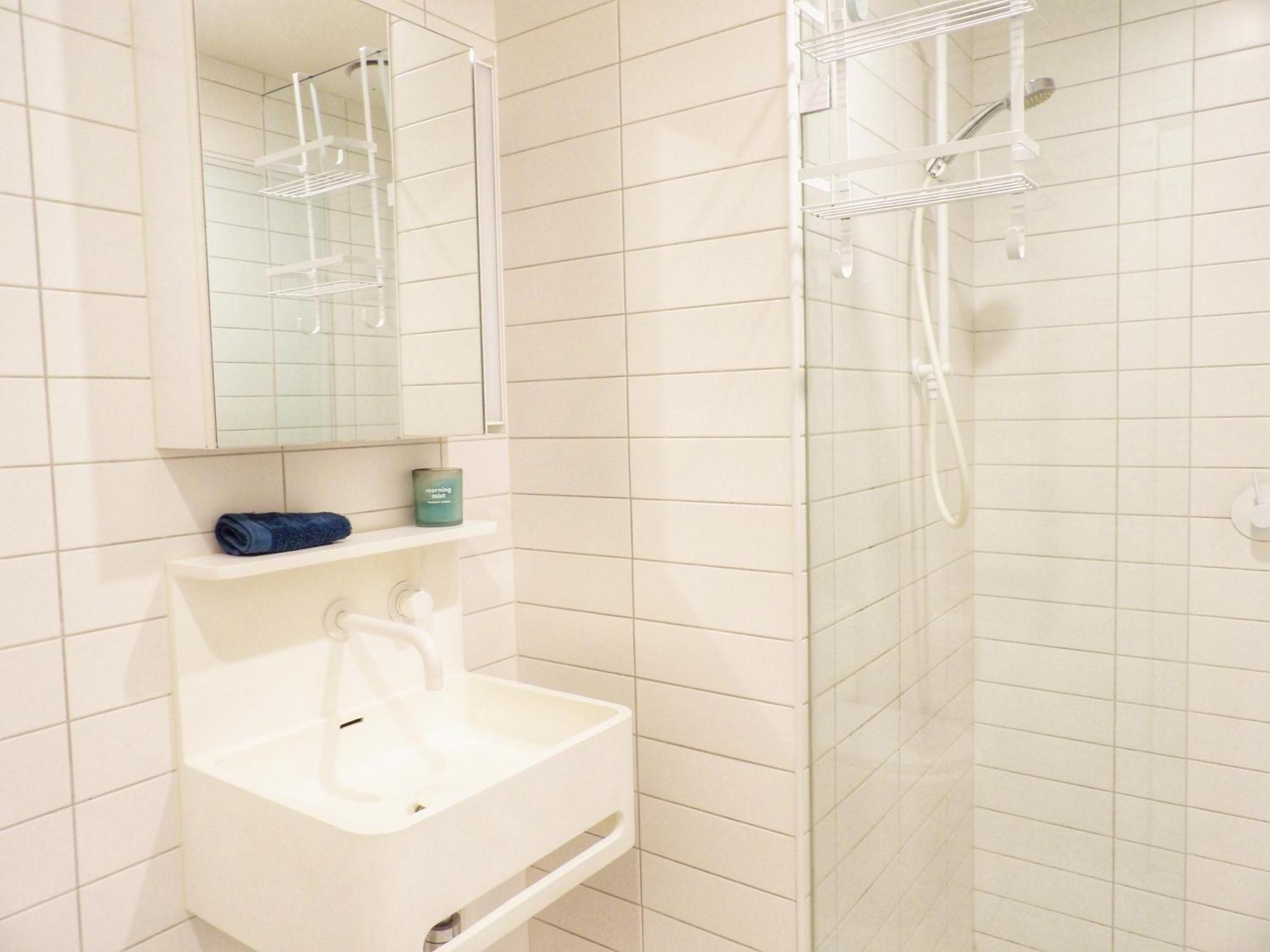 Es2410-2bed 2bath Vision With Balcony, Pool & Gym Apartment *