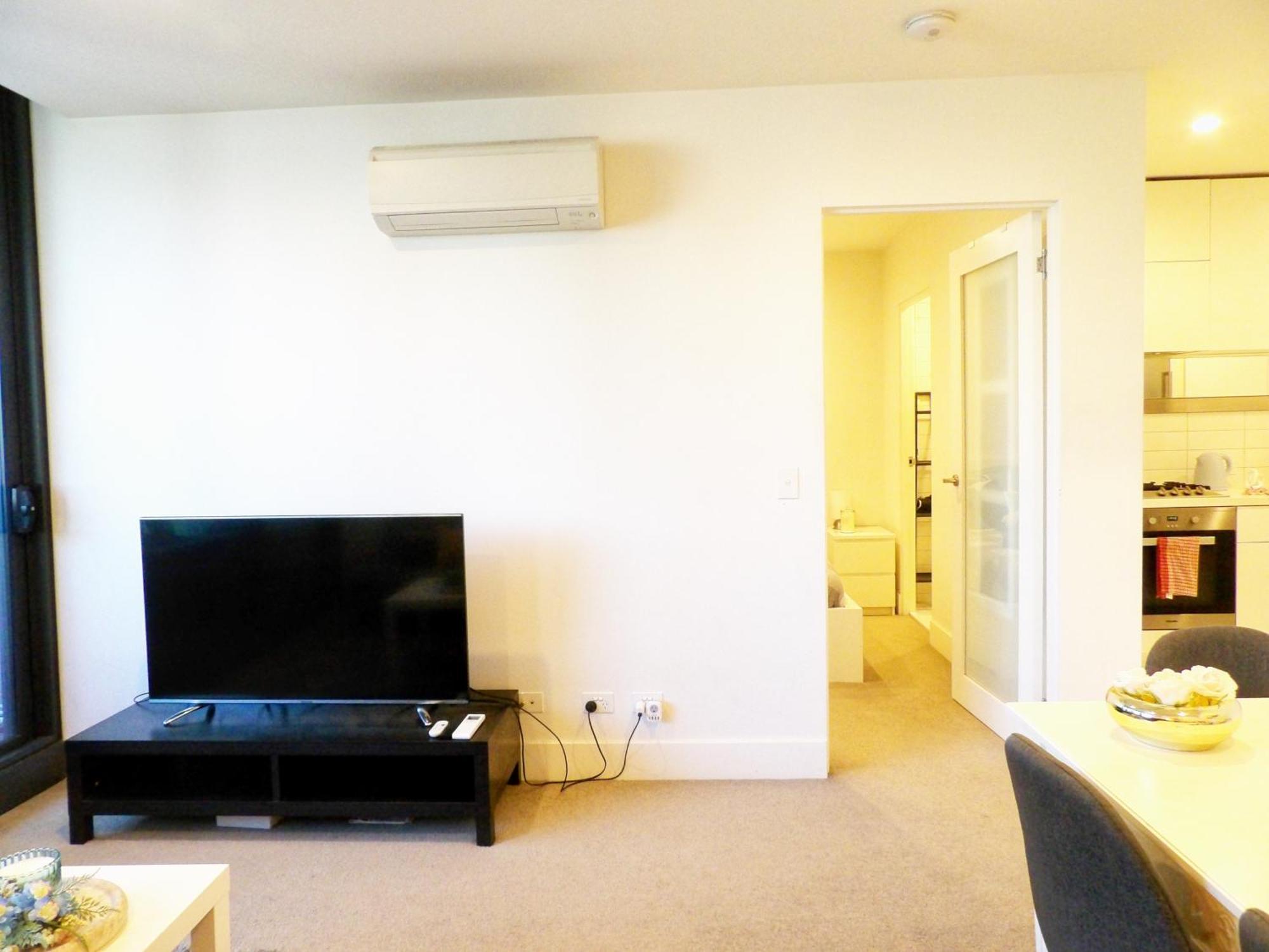 Es2410-2bed 2bath Vision With Balcony, Pool & Gym
