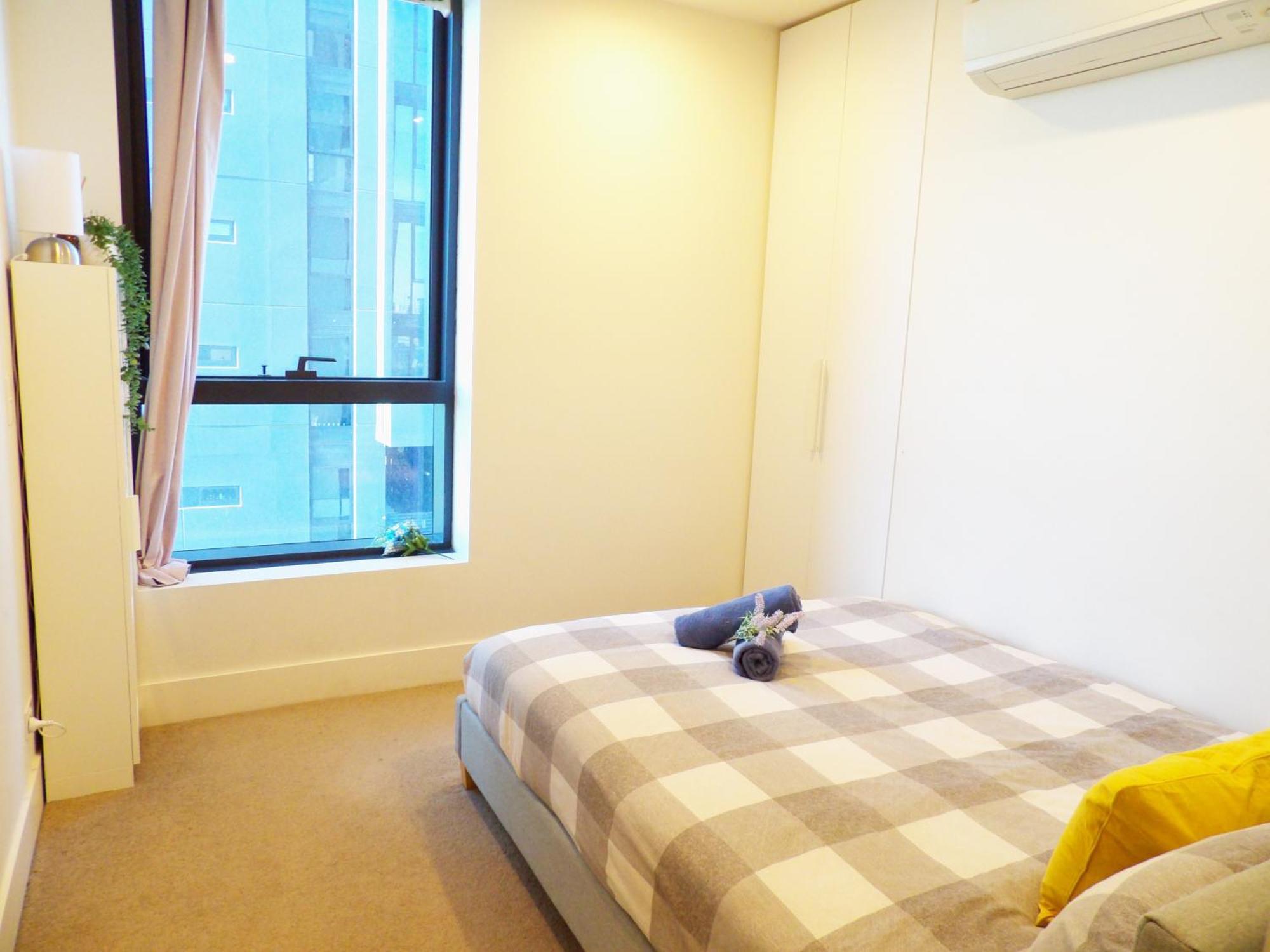 Es2410-2bed 2bath Vision With Balcony, Pool & Gym Apartment