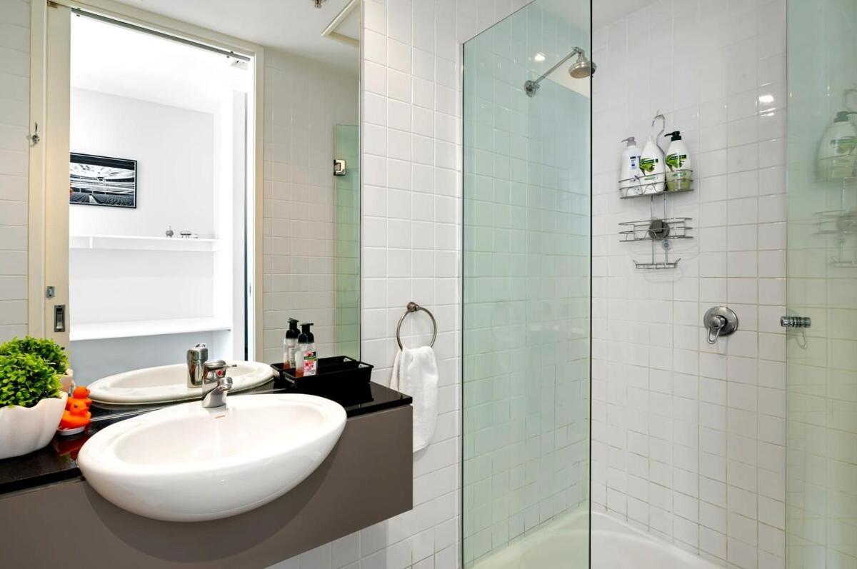 Premium Spot! Free Tram Zone, Flinders Stn Nearby! Apartment