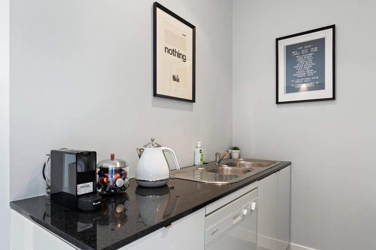 Apartment Premium Spot! Free Tram Zone, Flinders Stn Nearby! *