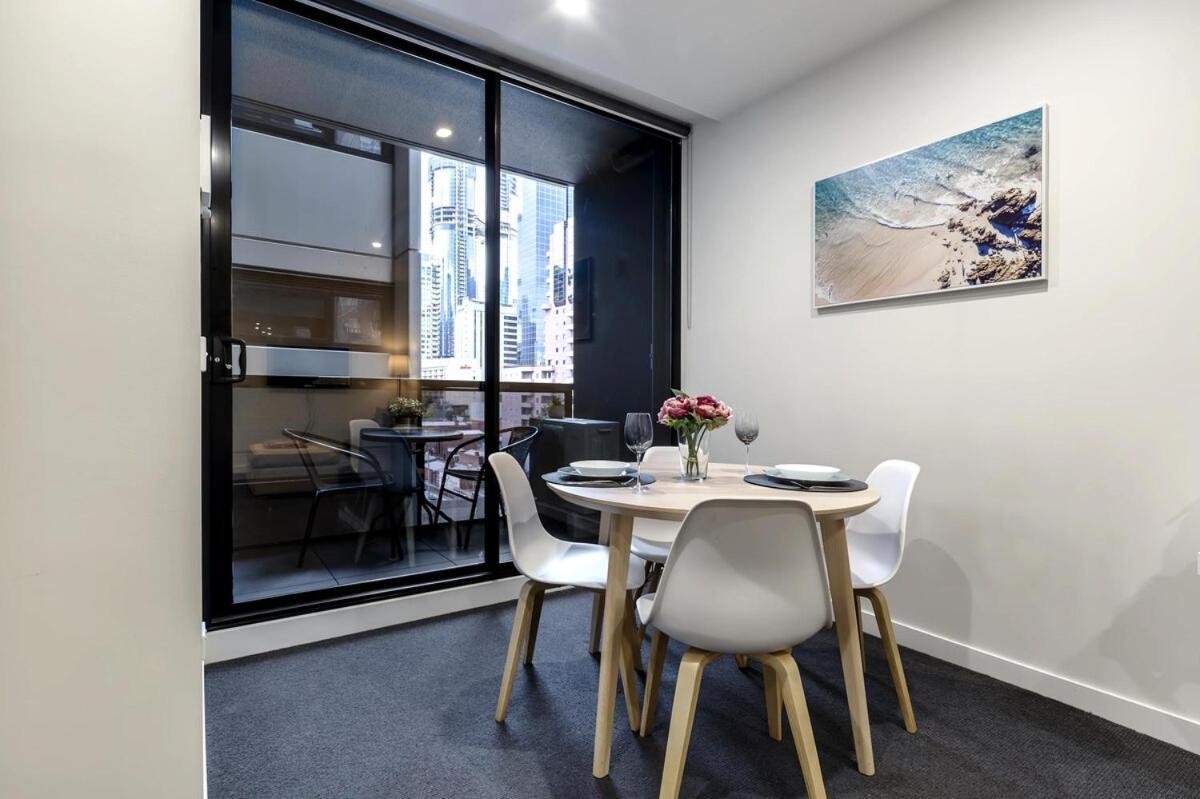 Apartment Prime Hub On Bourke W Views! Near Chinatown! *