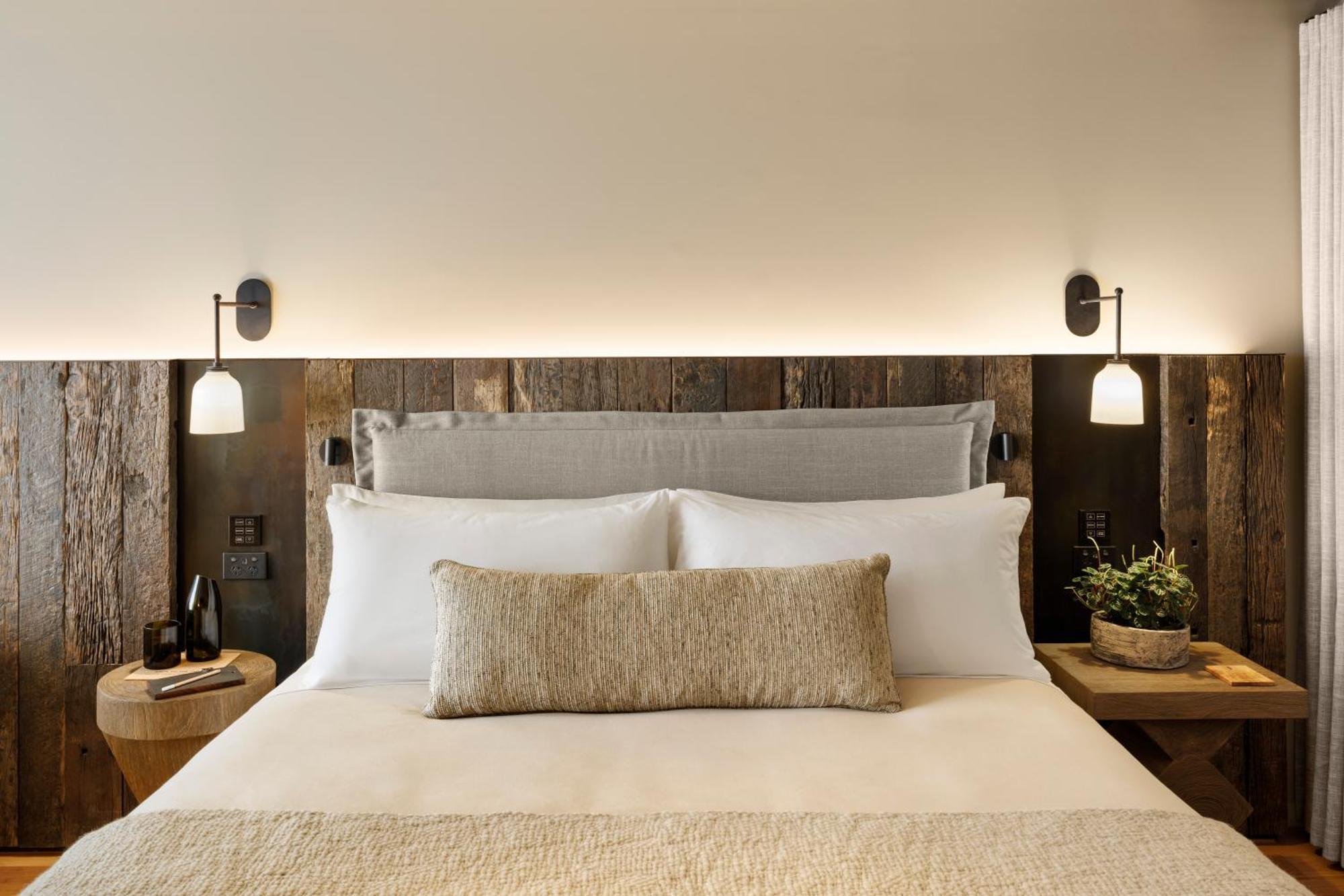 1 Hotel 5*