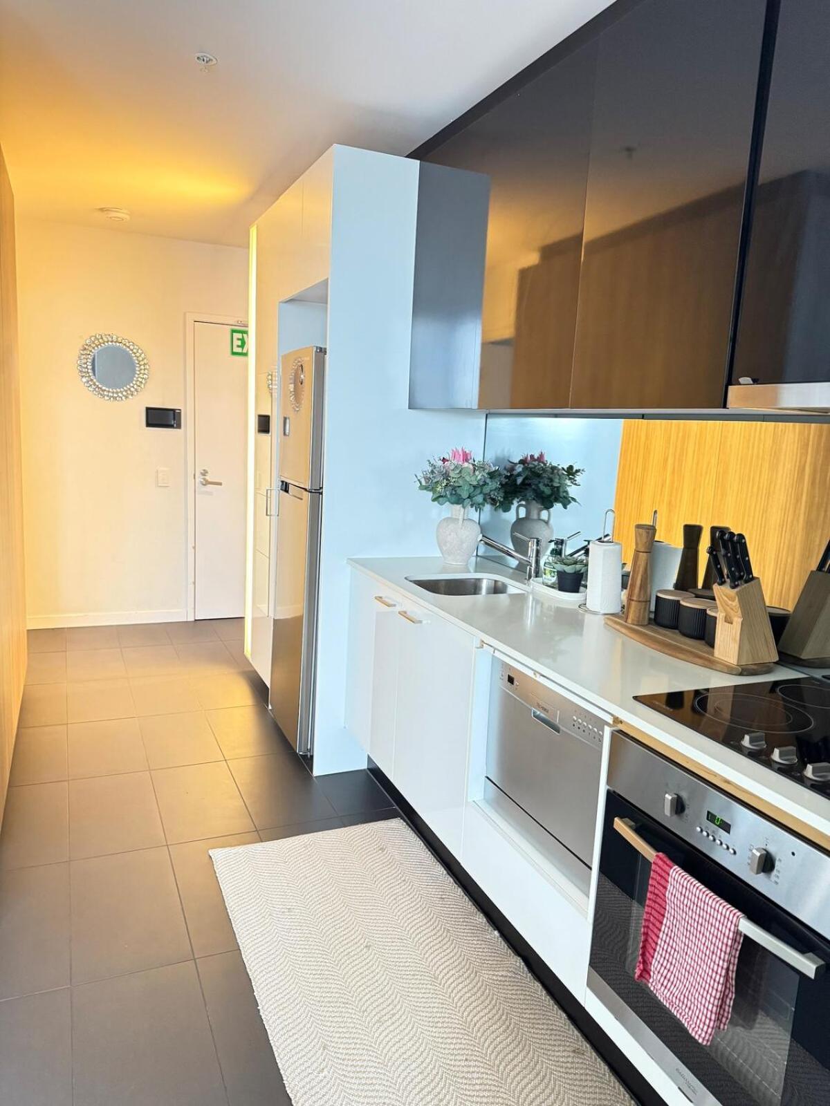 Apartment Adek Apartments Cbd -Free Parking, Pool, Gym & Sauna Melbourne