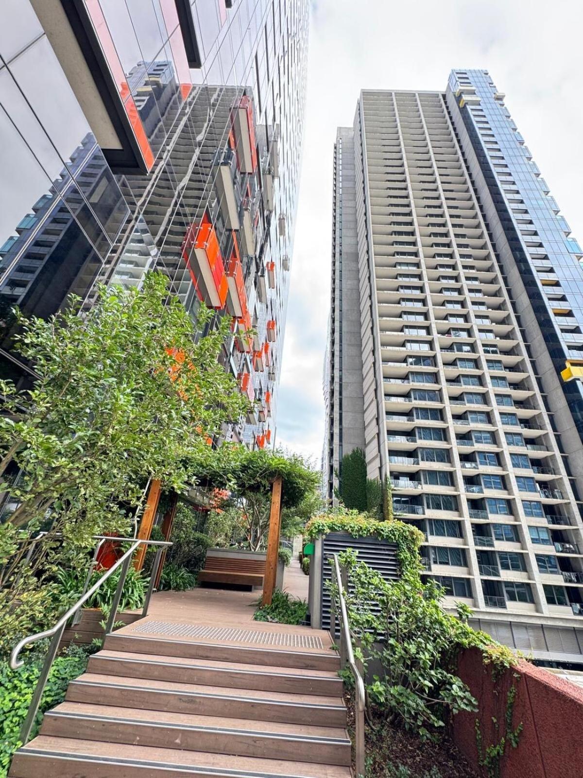 Adek Apartments Cbd -Free Parking, Pool, Gym & Sauna Apartment *