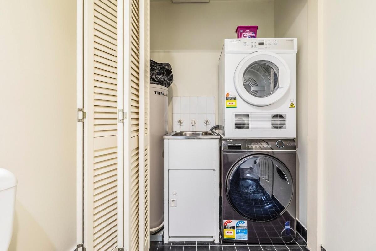 Apartment Charming Blend 2br With Parking Melbourne