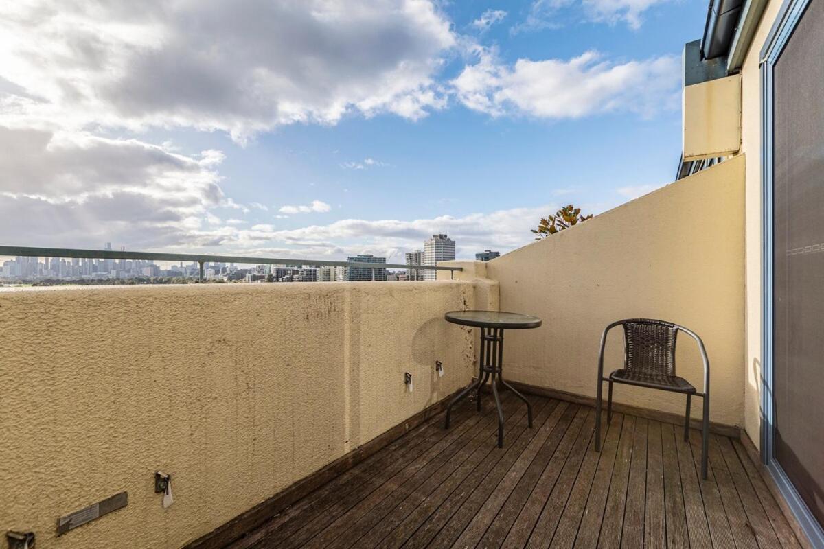 Charming Blend 2br With Parking Apartment