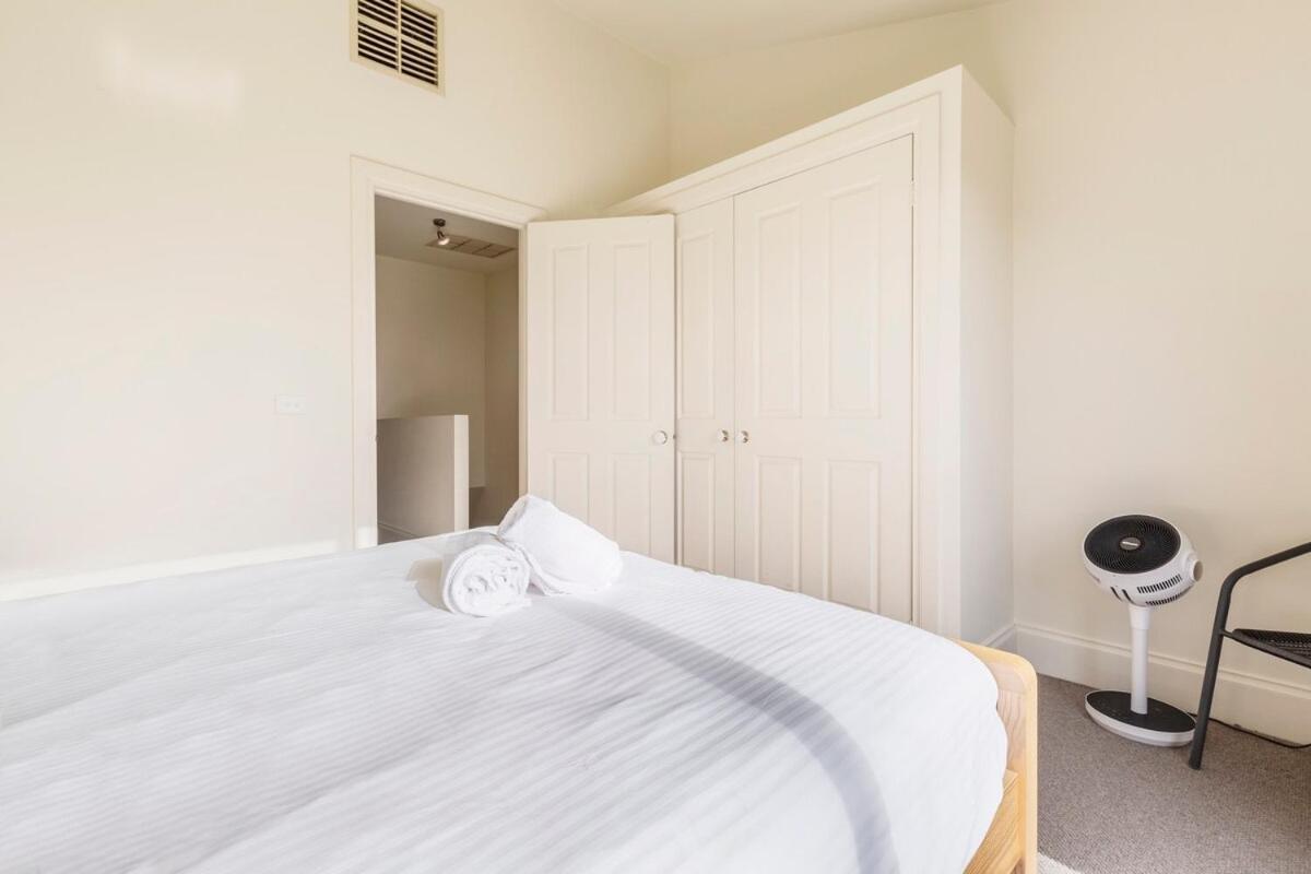 Charming Blend 2br With Parking
