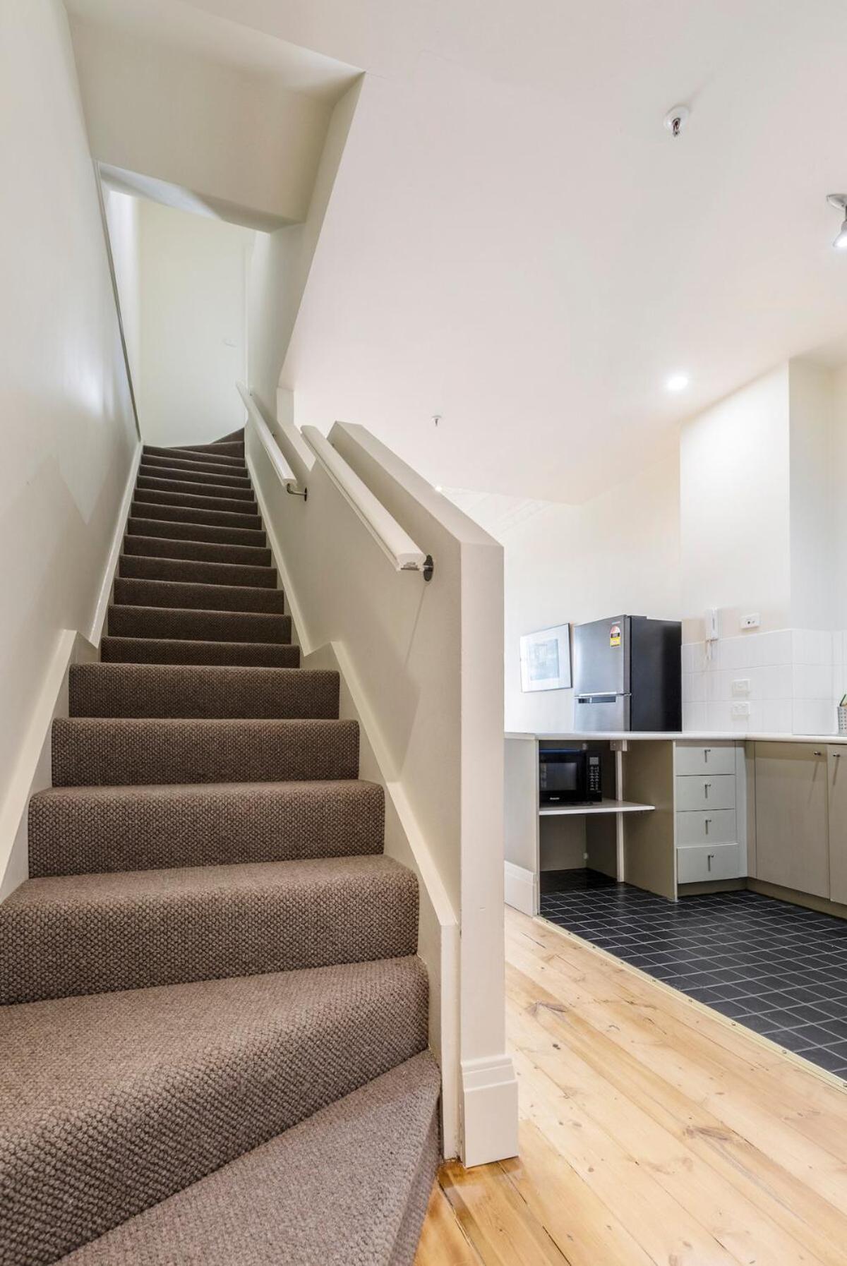 Charming Blend 2br With Parking Apartment