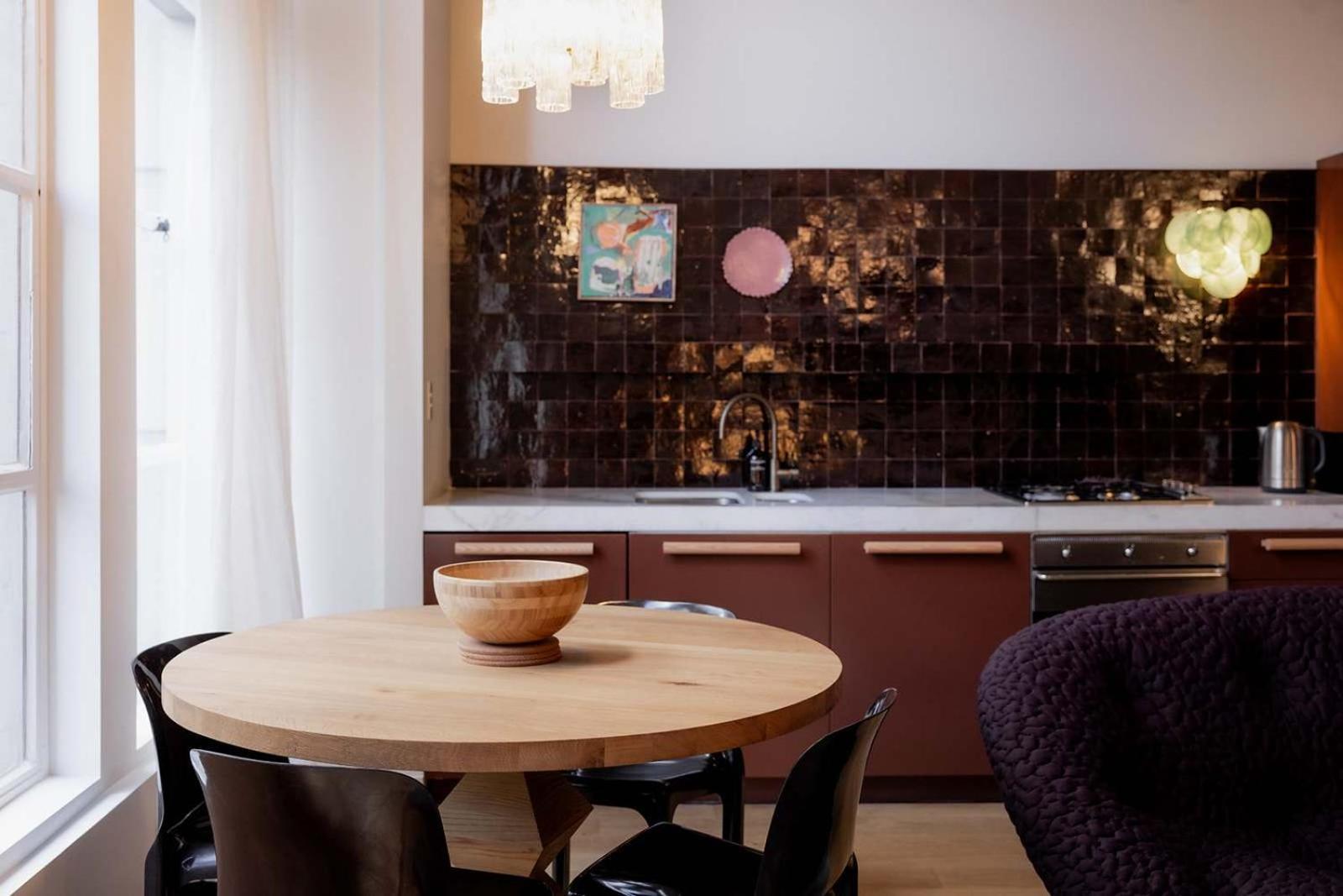 A Luxe In The Paris End Of Apartment Melbourne