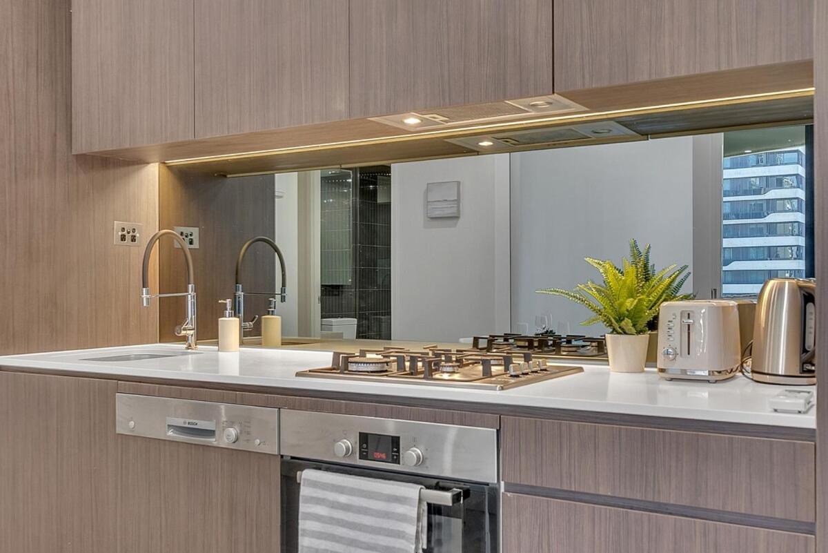 Luxurious 2br - Cbd Location With Pool, Gym Melbourne