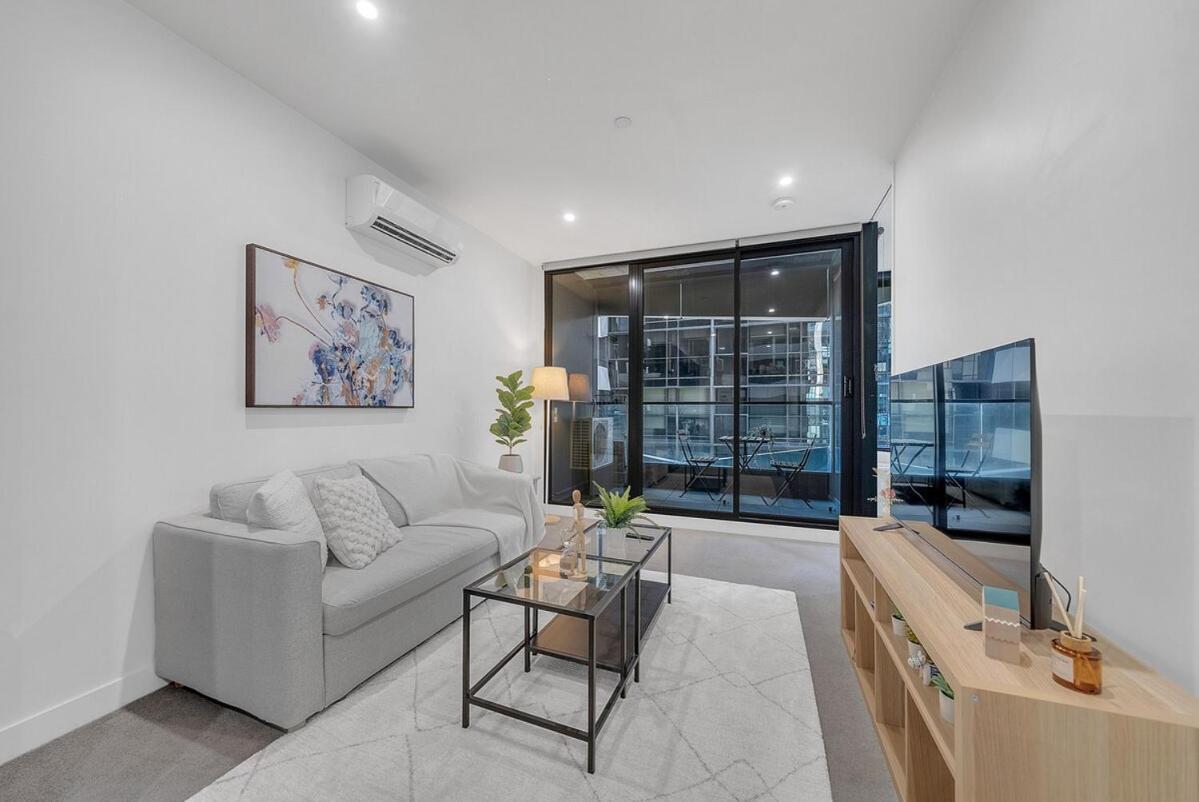 Luxurious 2br - Cbd Location With Pool, Gym Apartment Melbourne