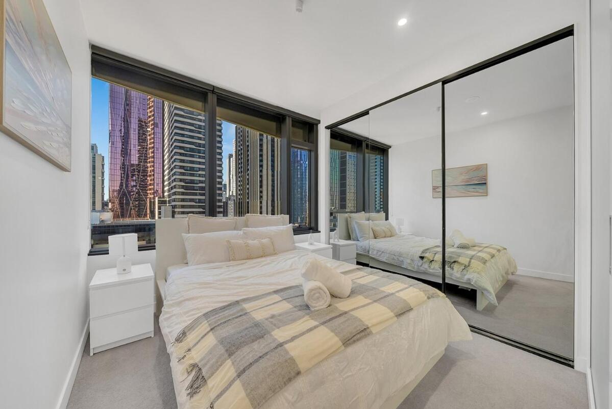 Luxurious 2br - Cbd Location With Pool, Gym Apartment *