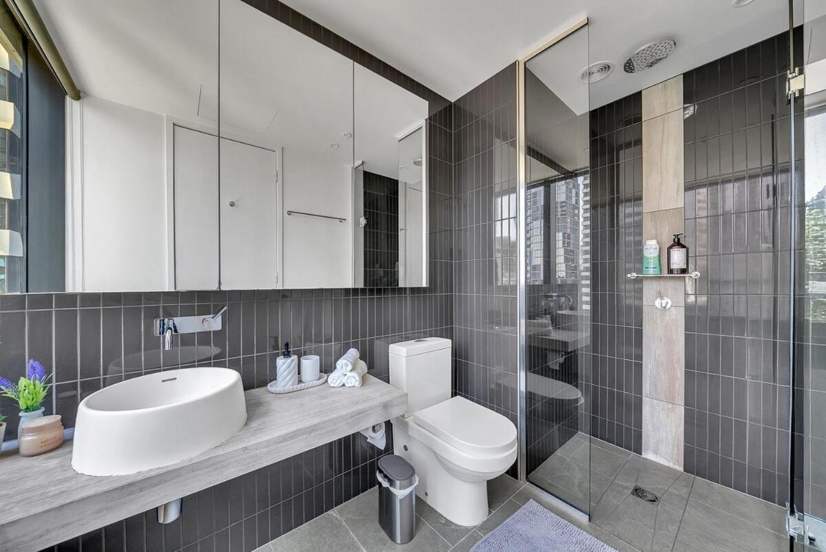 Apartment Luxurious 2br - Cbd Location With Pool, Gym *