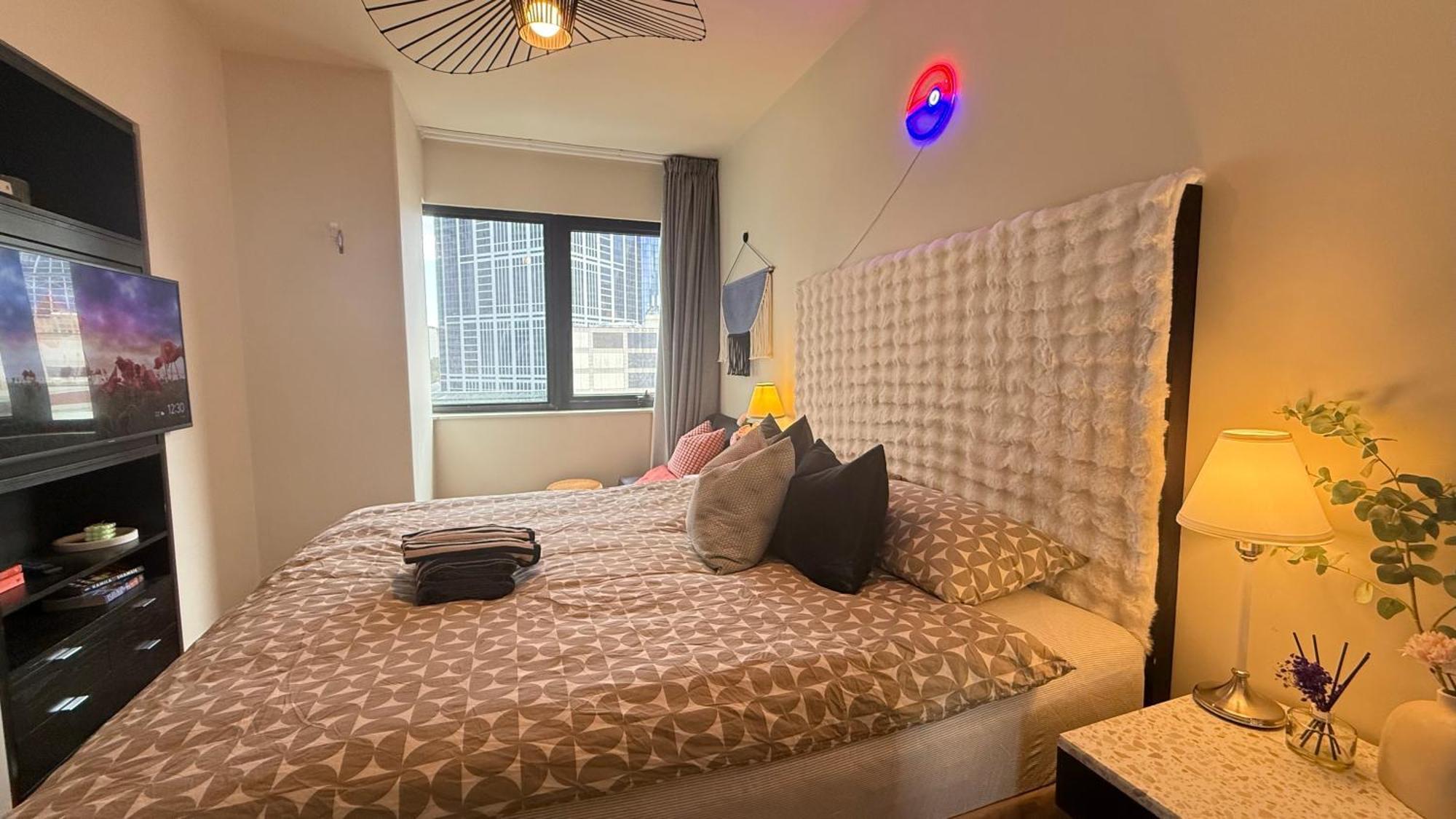 Apartment Emporium-melbourne Central-city View In Shopping Hotspots - Pokemon *