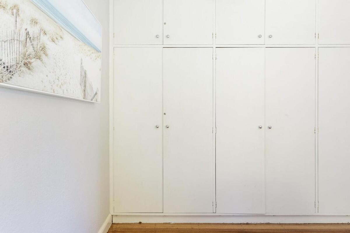 St Kilda Staycation In A Family Friendly Art Deco * Melbourne