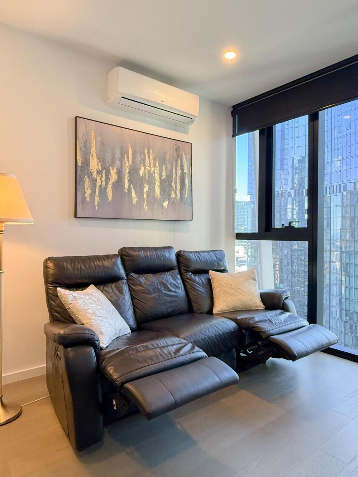 Modern 2 Bedroom In Cbd *