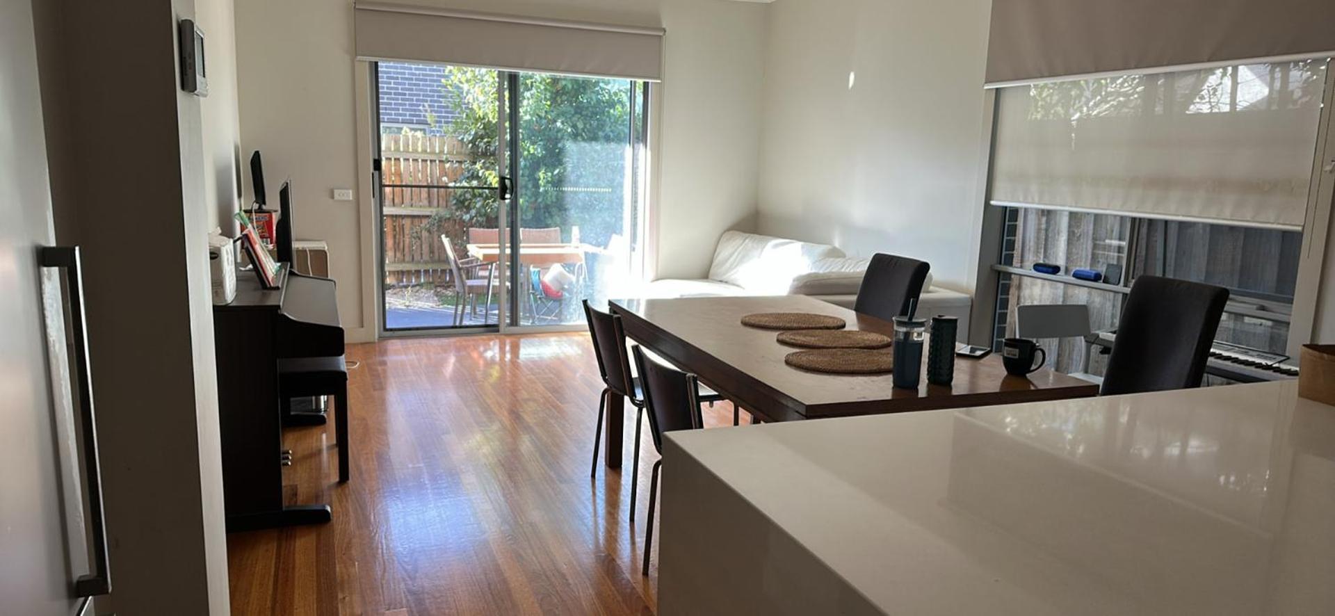 Guest house In Kew East *