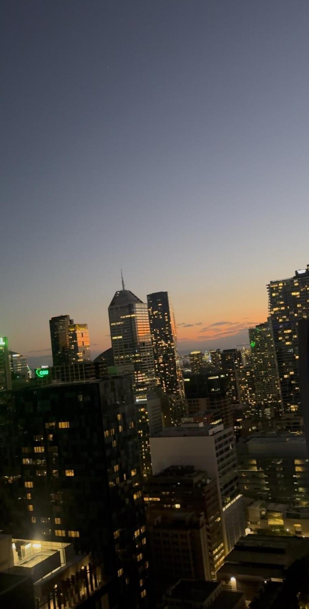 Lvl 42 2b1b With Views - Cbd Location Apartment *