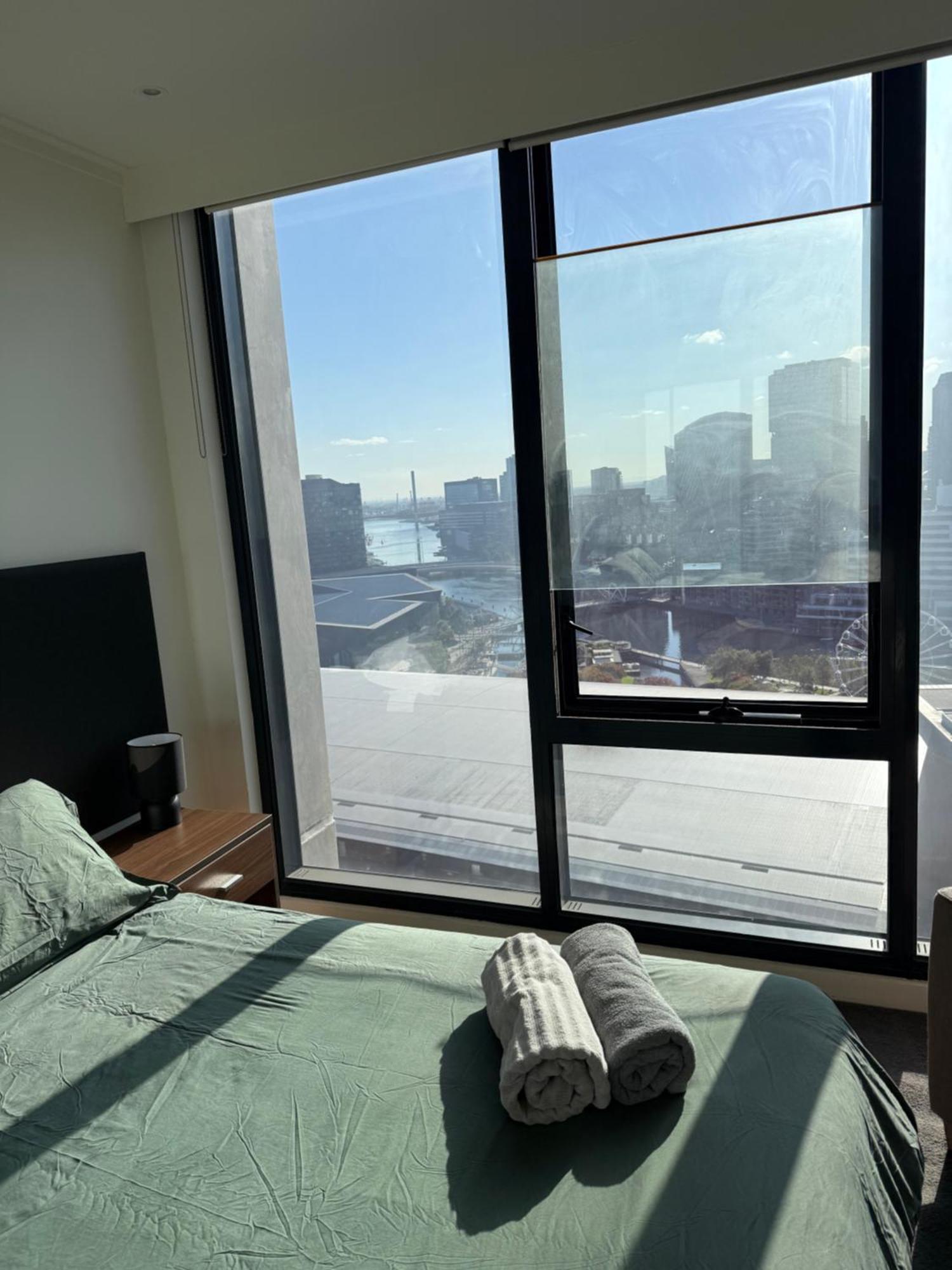 Apartment Riverside Near Crown With Carpark Melbourne