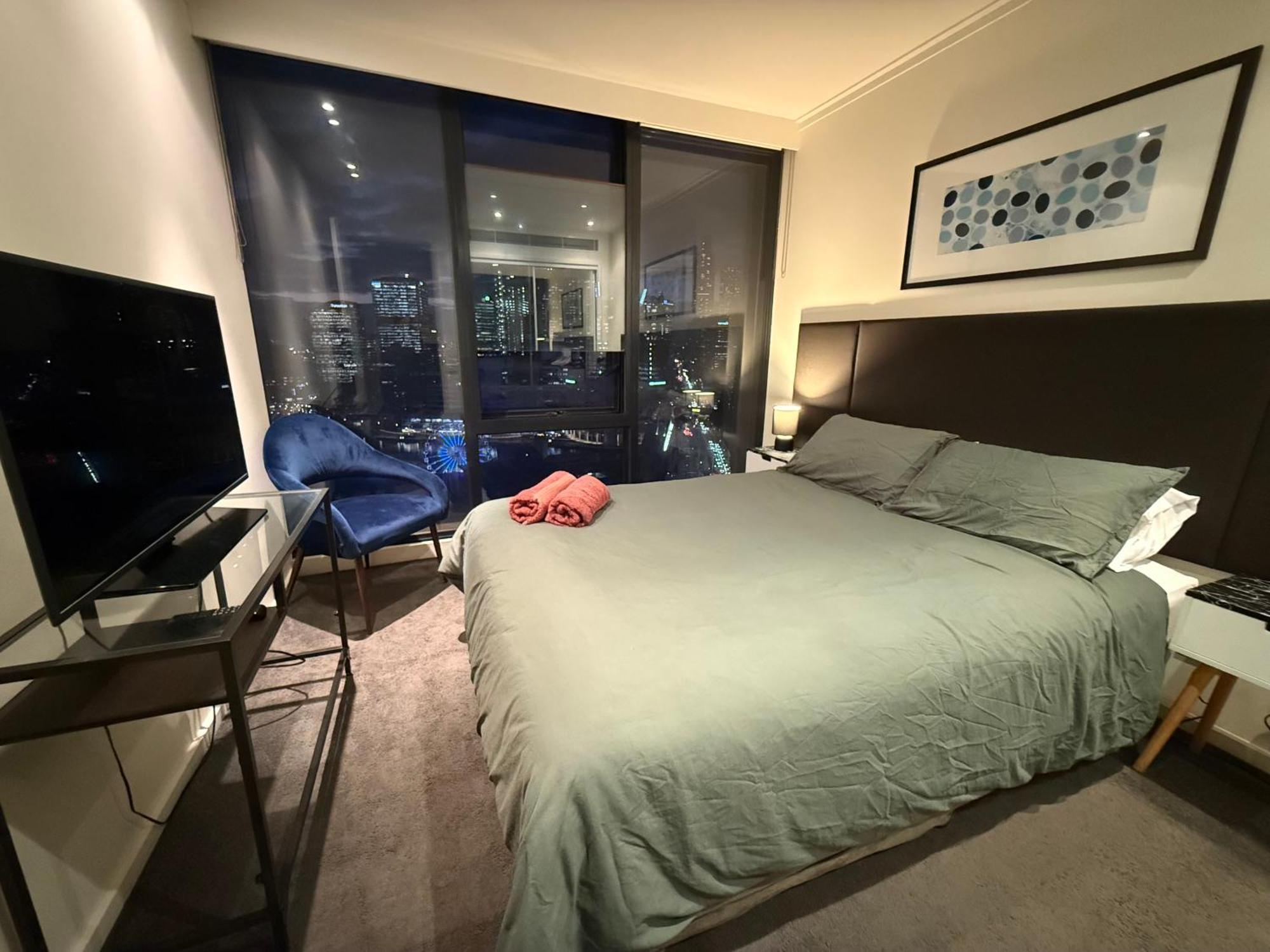 Apartment Riverside Near Crown With Carpark