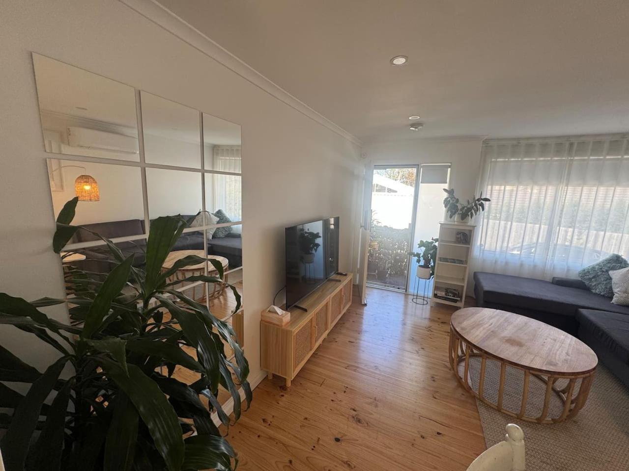 Holiday home Cosy Modern Retreati Private Courtyardi Parking *