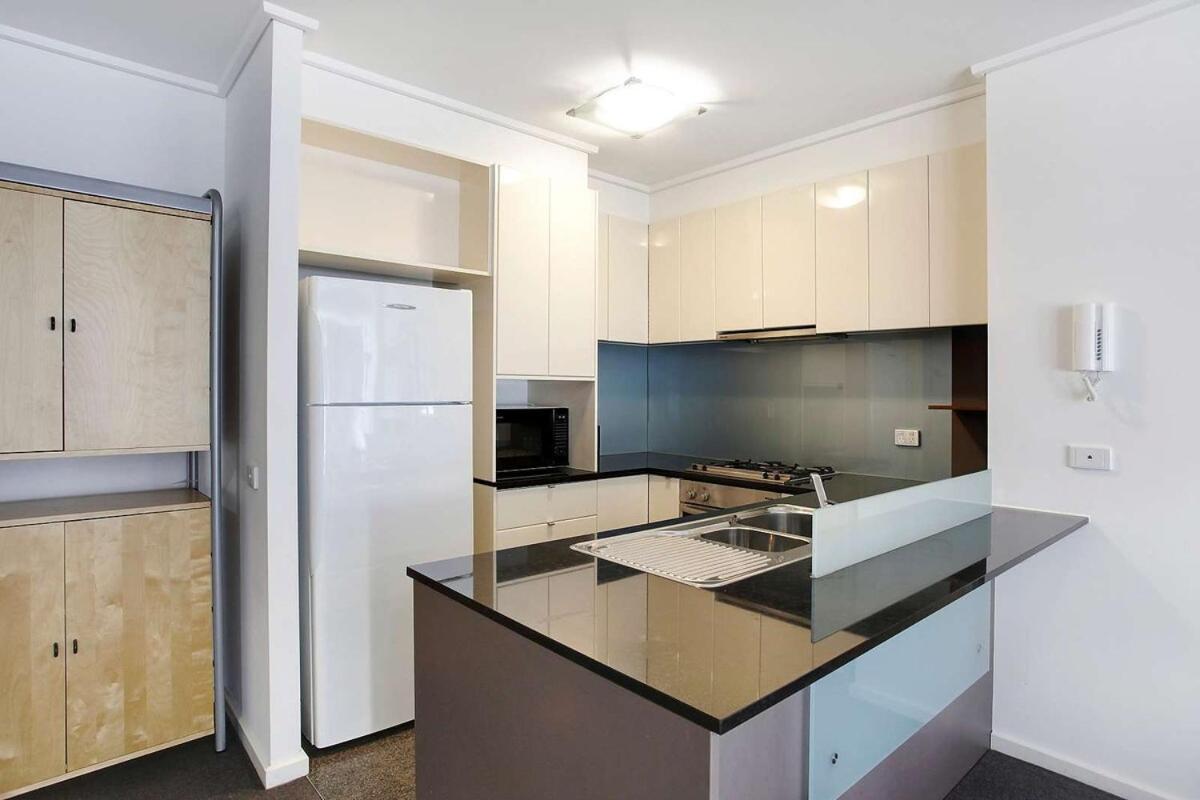 Elegant 2br In Tower By Corporate Keys