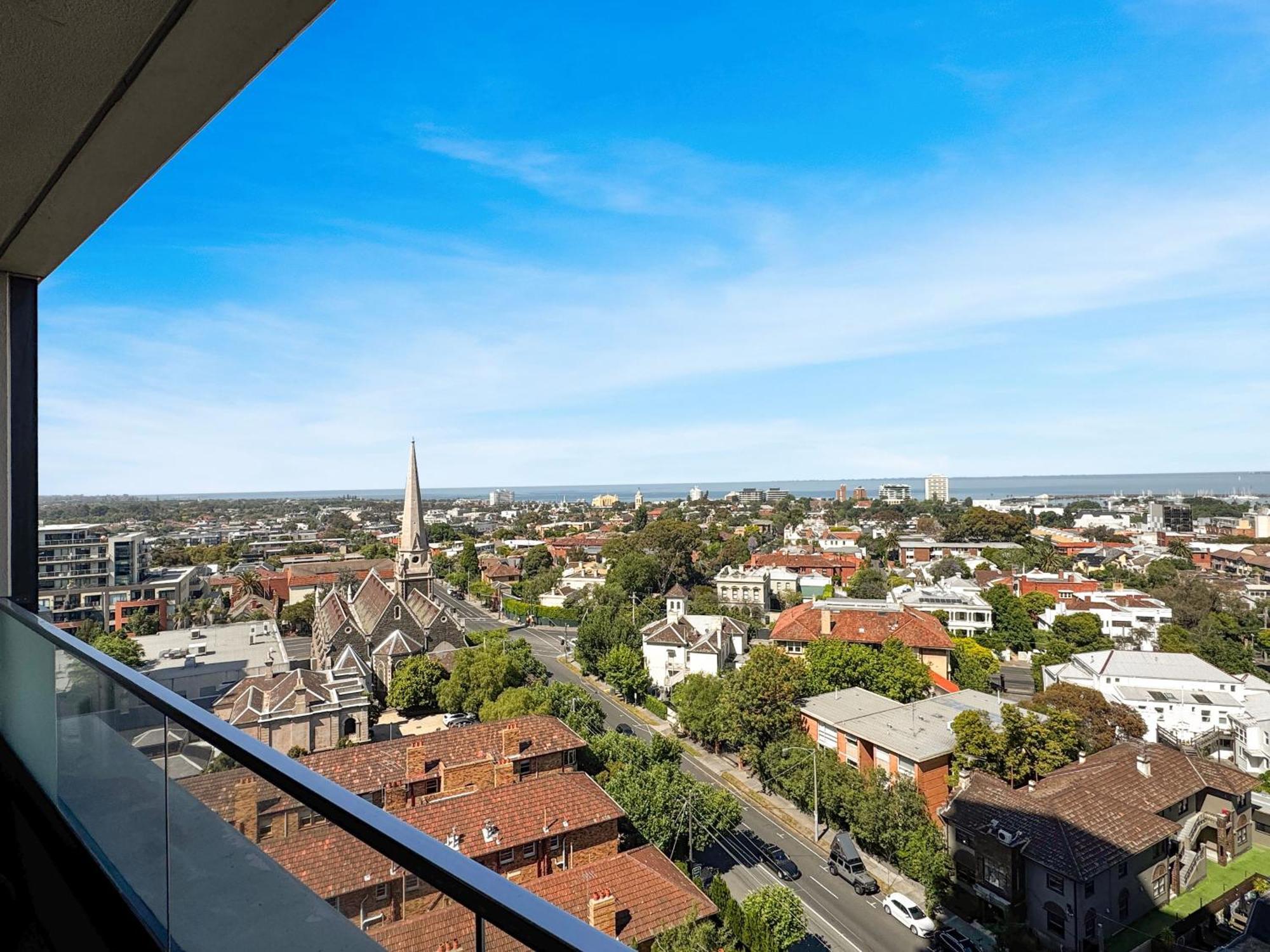 Apartment Ocean View Modern 2 Bedroom With Parking In St Kilda