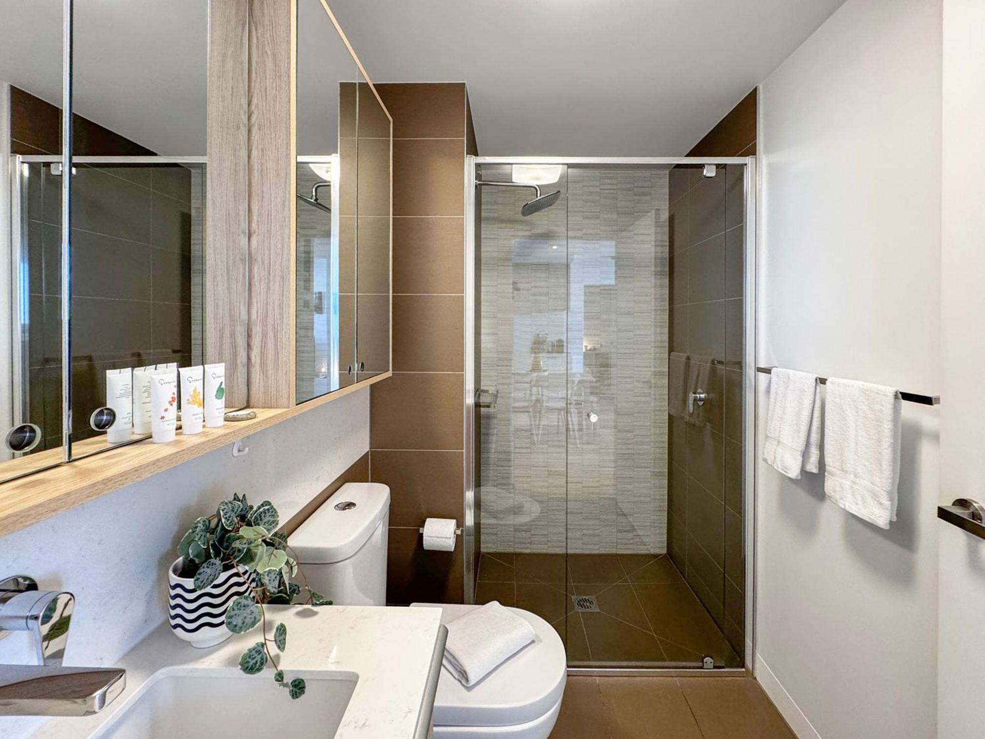 Apartment Ocean View Modern 2 Bedroom With Parking In St Kilda
