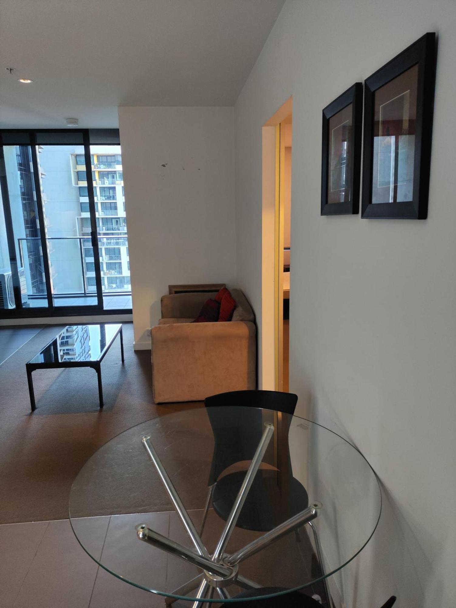 L2809 W Gym Pool Sauna * Melbourne