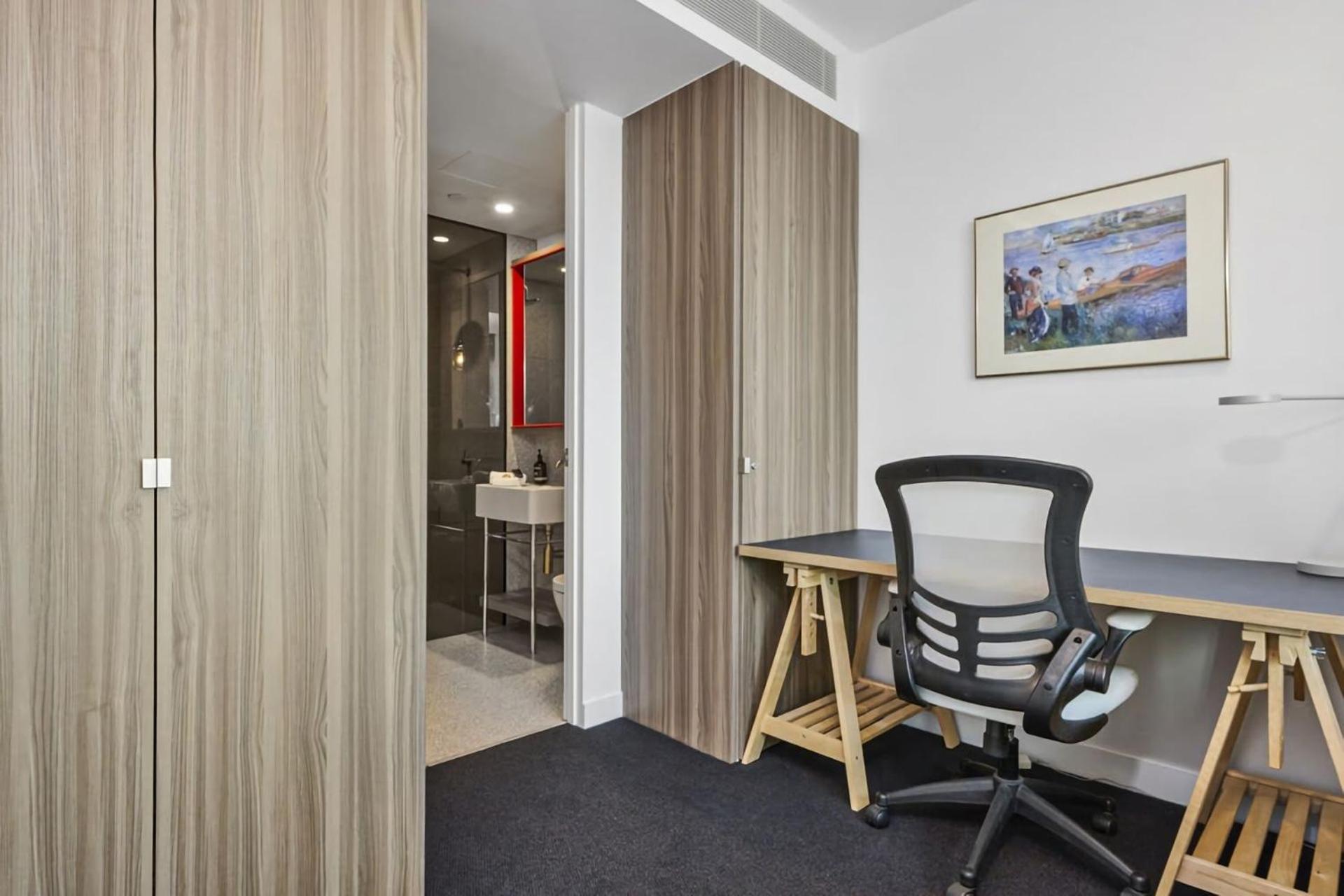 Views - 2br Gem Near Queen Vic Apartment