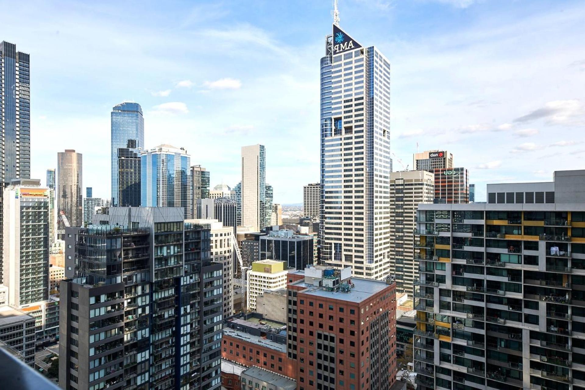 Elevated Bliss - Spectacular Views From Level 32 Melbourne
