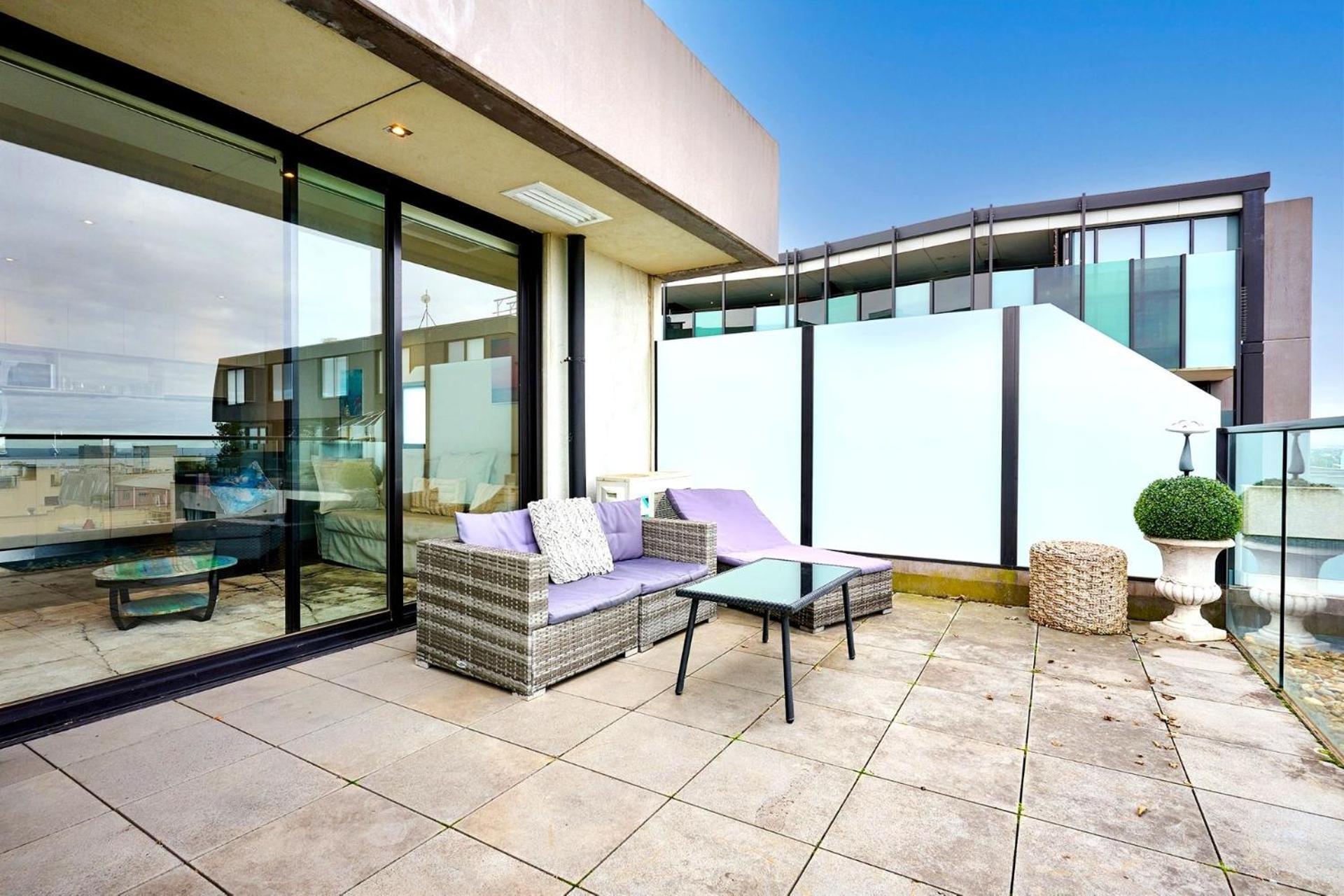 Stylish 2-bed With Sea Views And Parking Apartment *