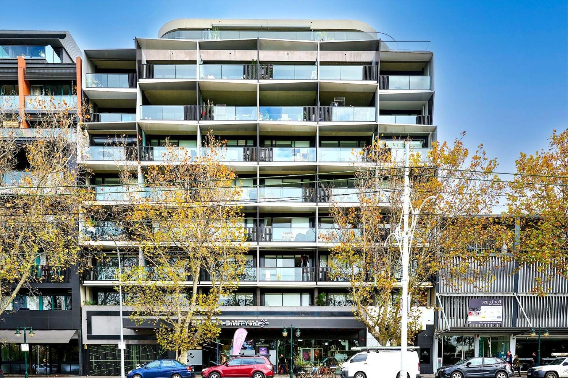 Stylish 2-bed With Sea Views And Parking *