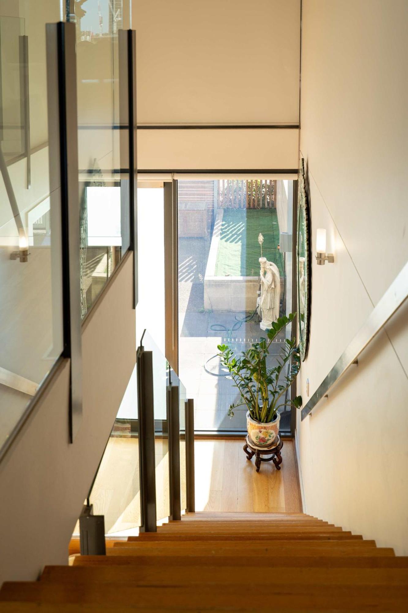 Luxury 4b Docklands Penthouse Water Views