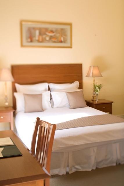 Hotel Charsfield Melbourne