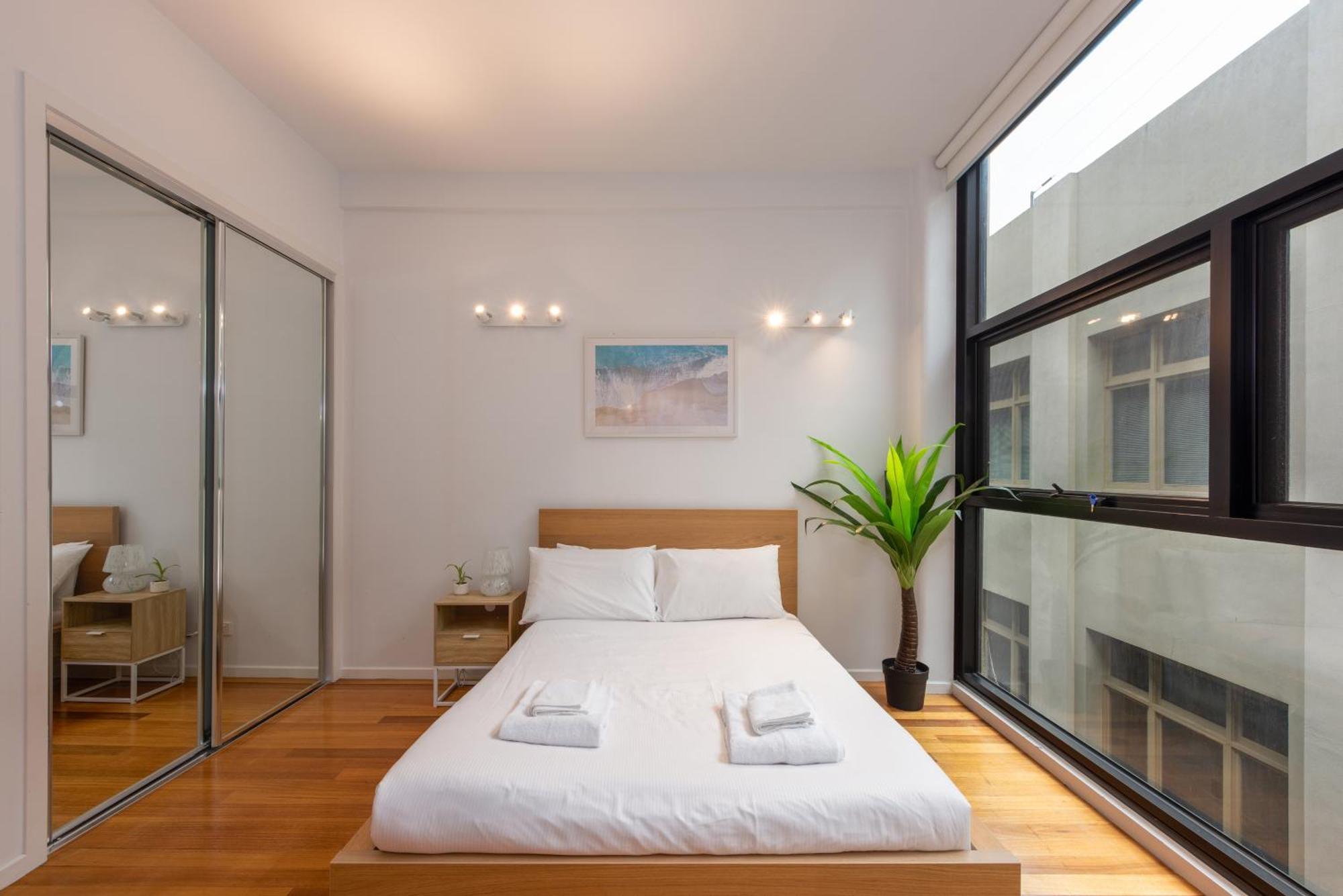 Stylish 3-bed Unit In The Heart Of Cbd! Apartment *