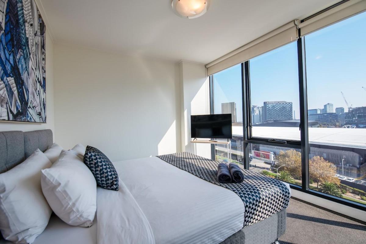 View Opposite Casino And Mcec With Balcony Apartment