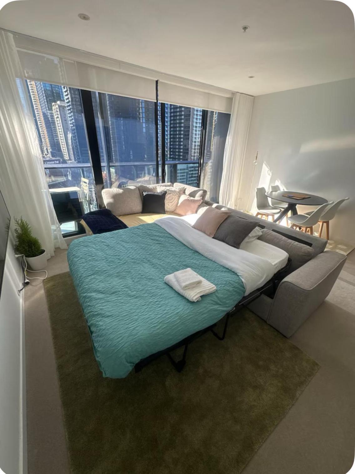 1br Urban Oasis-stunning Views Melbourne