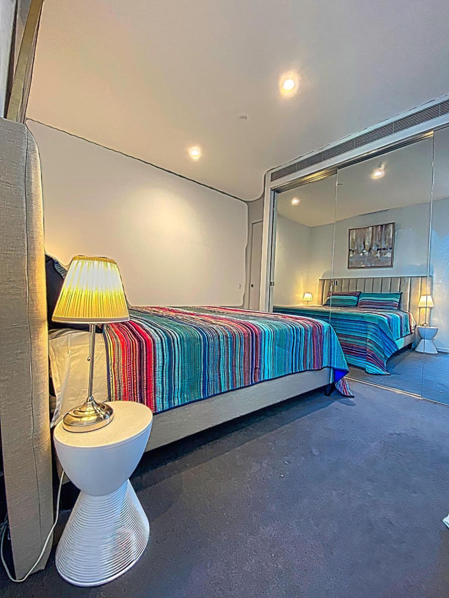 Aus108 - 1b1b With Breathtaking Views Apartment *